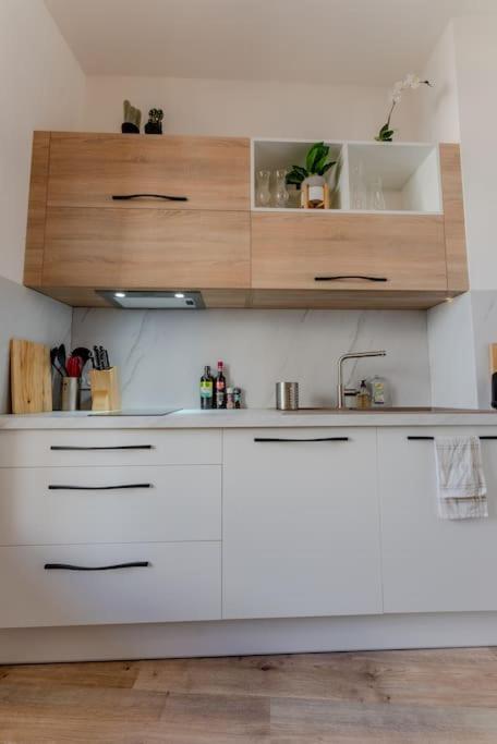 Apartamento L'Echappee Chic Au Coeur De Valence Valence  Exterior foto